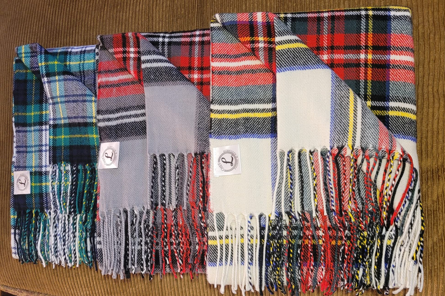 CHEF L HOME & KITCHEN Throw Blanket Green Plaid with Tassels/Fringe- 60" x 50"