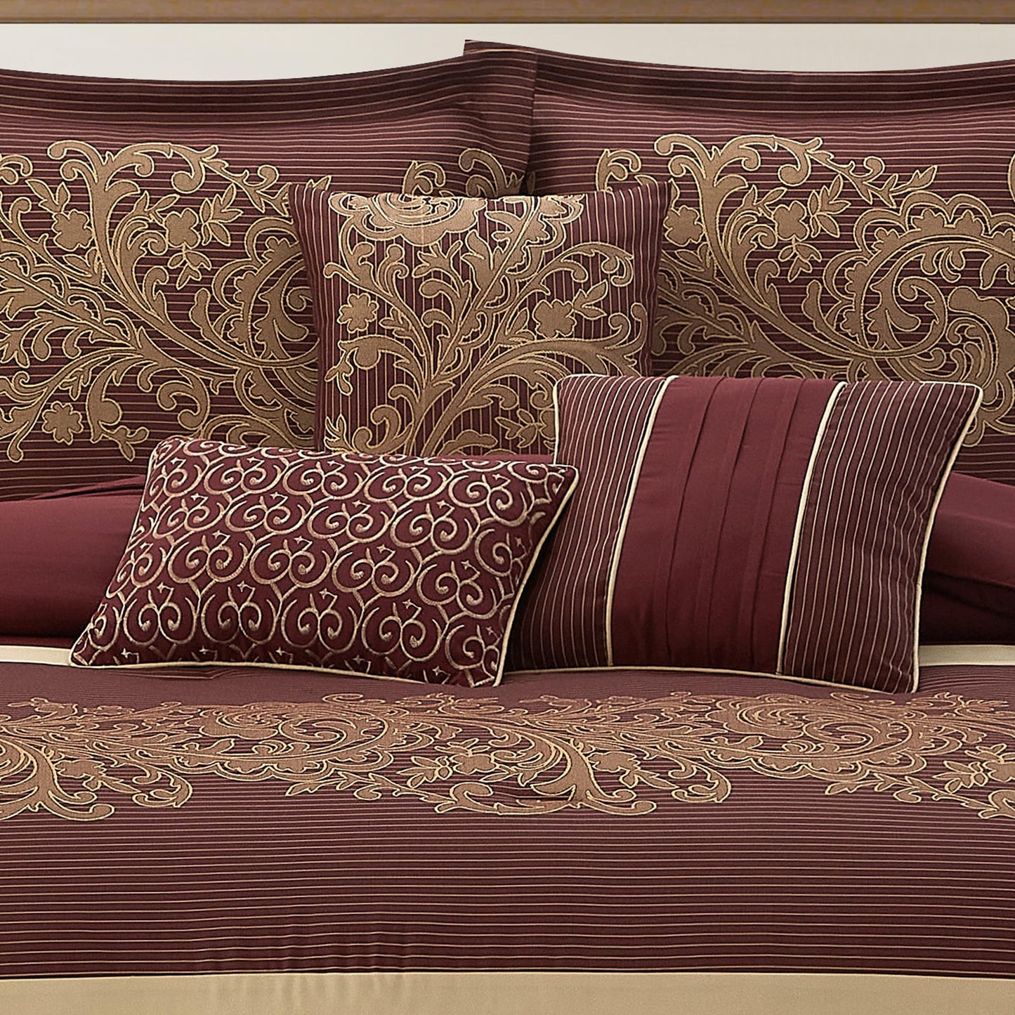LANCO MODERN LIFESTYLE Red Gold Comforter Set, Queen, Damask Jacquard with Matching Solid Piece Work, 7 Piece Soft Bedding Set for All Season, Bed Skirt, Pillow Shams and Decorative Pillows