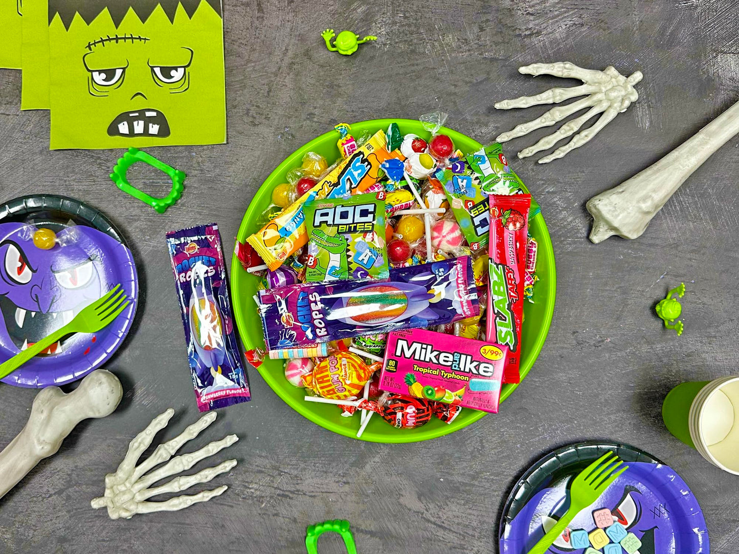 Bulk Candy Mix - Candy Variety Pack - Assorted Classic Candy - Individually Wrapped Candies - Fun Size Candy Assortment (9 Pounds)