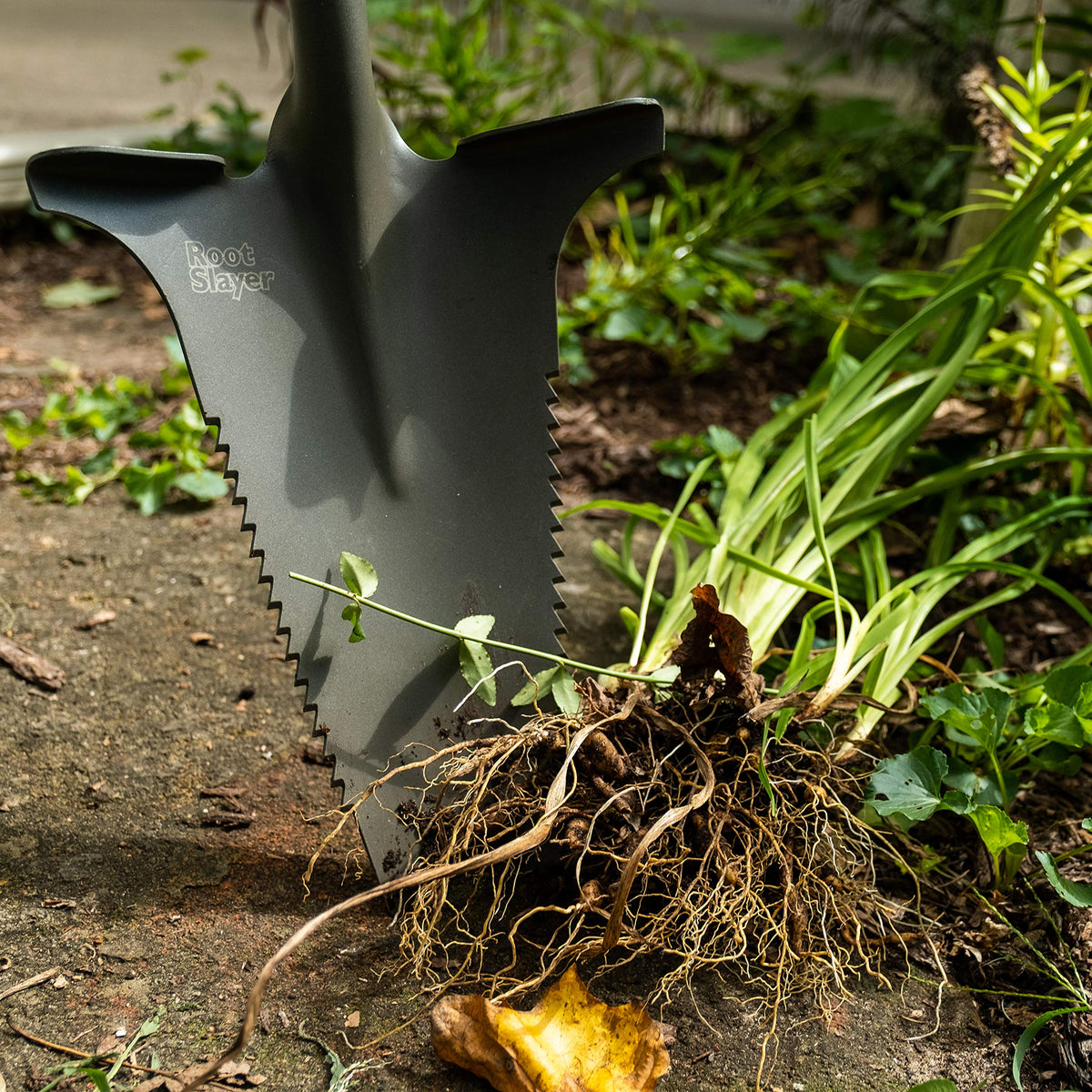 Root Slayer 22311 Nomad Compact Steel Garden Spade for Digging Soil and Root Removal, Portable Tool, Red
