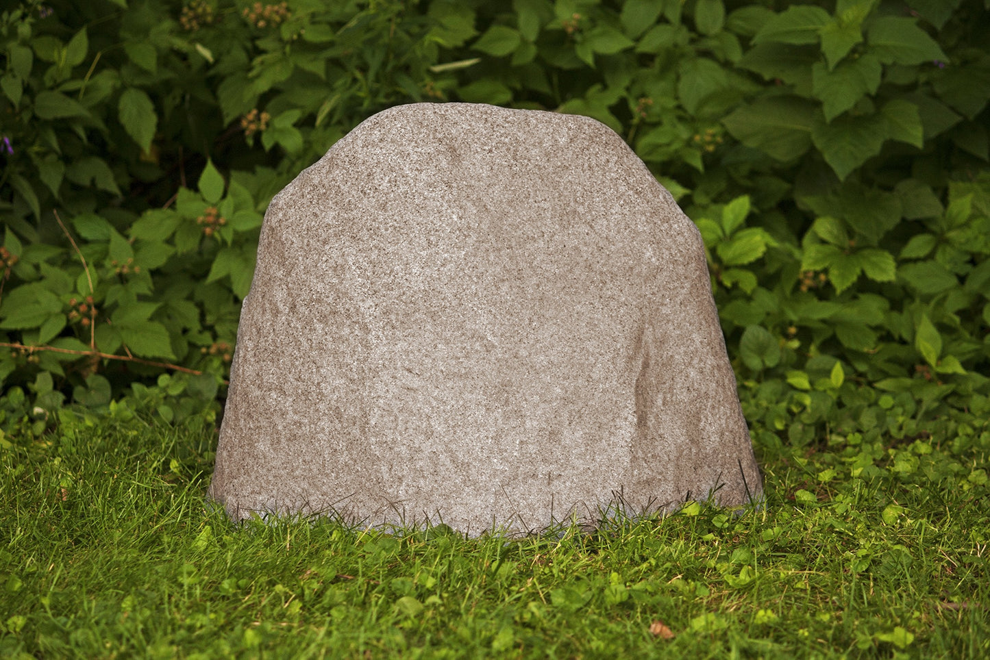 Emsco Group 2182 Medium – Lightweight Landscape Rock-Resin, Sandstone
