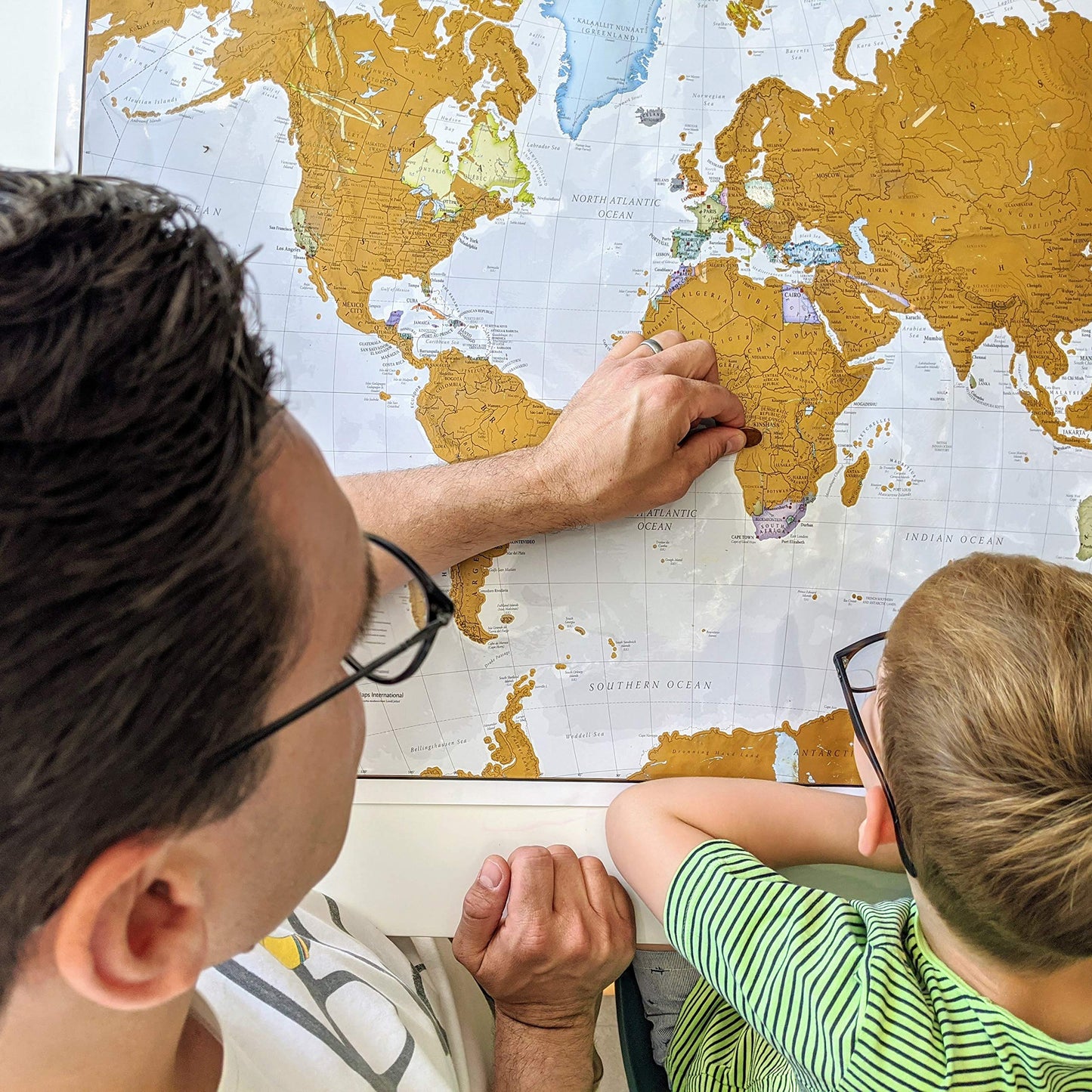 Scratch The World® Travel Map - Scratch Off World Map Poster with Gift Tube - X-Large - 84 x 59 cm - Maps International - 50 Years + of Map Making