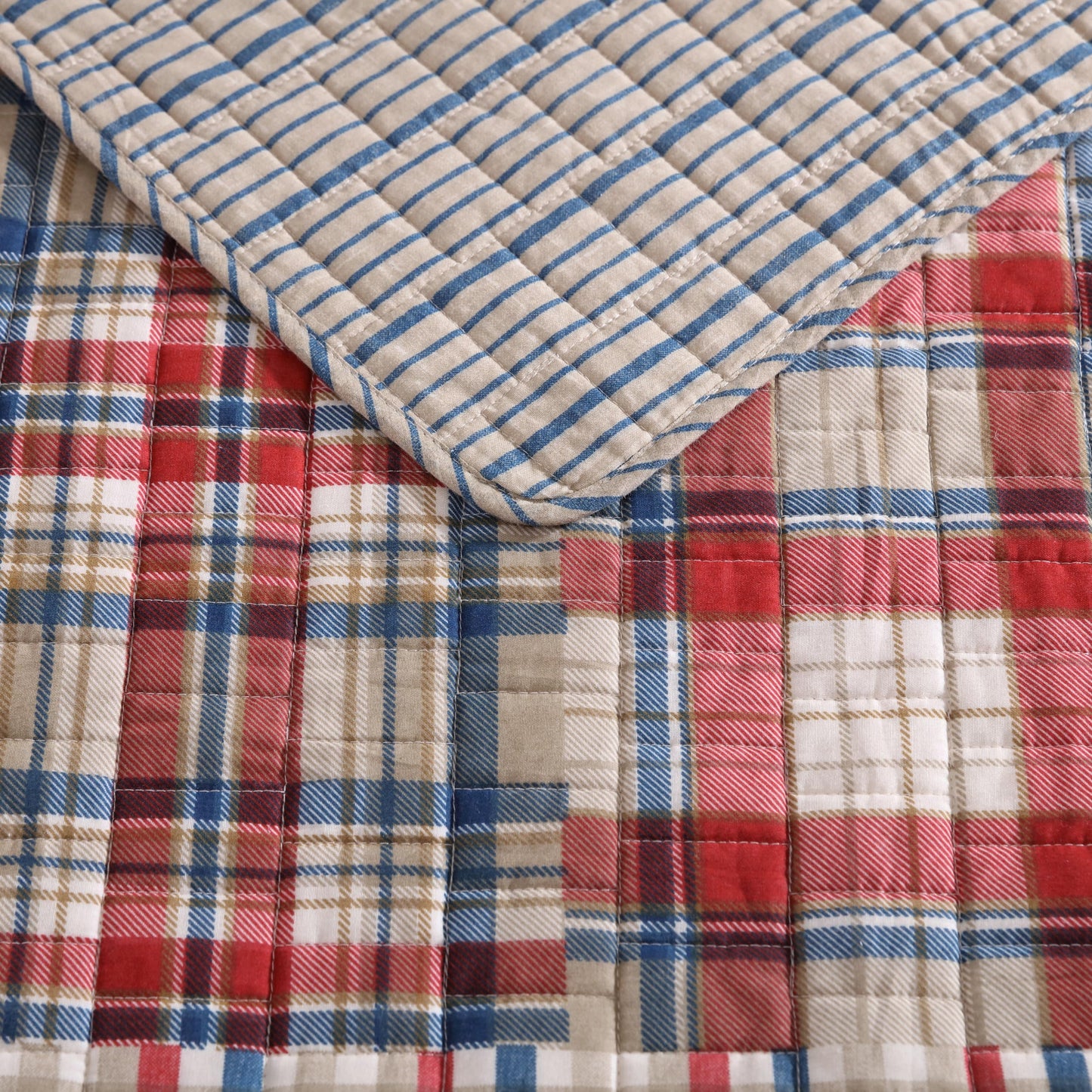 Eddie Bauer - Queen Quilt Set with Shams, Reversible Cotton Bedding, Lightweight All-Season, Pre-Washed, Hawthorne Brown