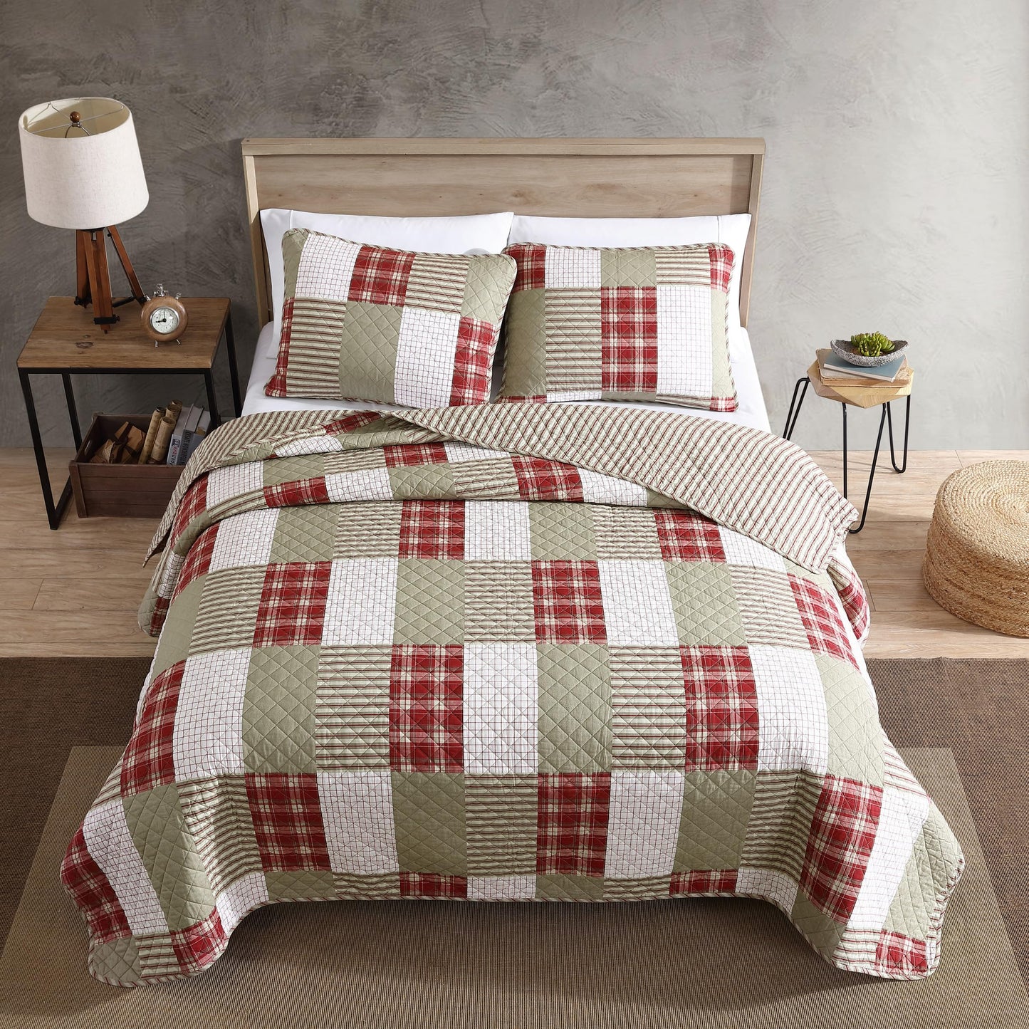 Eddie Bauer - Quilt Set, Reversible Cotton Bedding with Matching Shams, Luxurious Bedding Set (Camino Island Red, Queen)