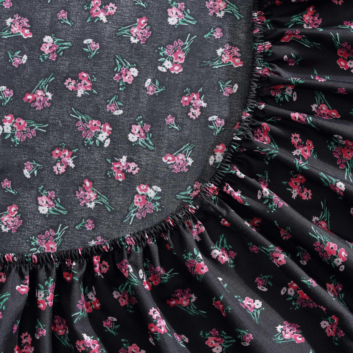 Betsey Johnson - Full Bed Sheets, Soft & Lightweight Bedding, Fade & Wrinkle Resistant (Bouquet Ditsy Black, Full)