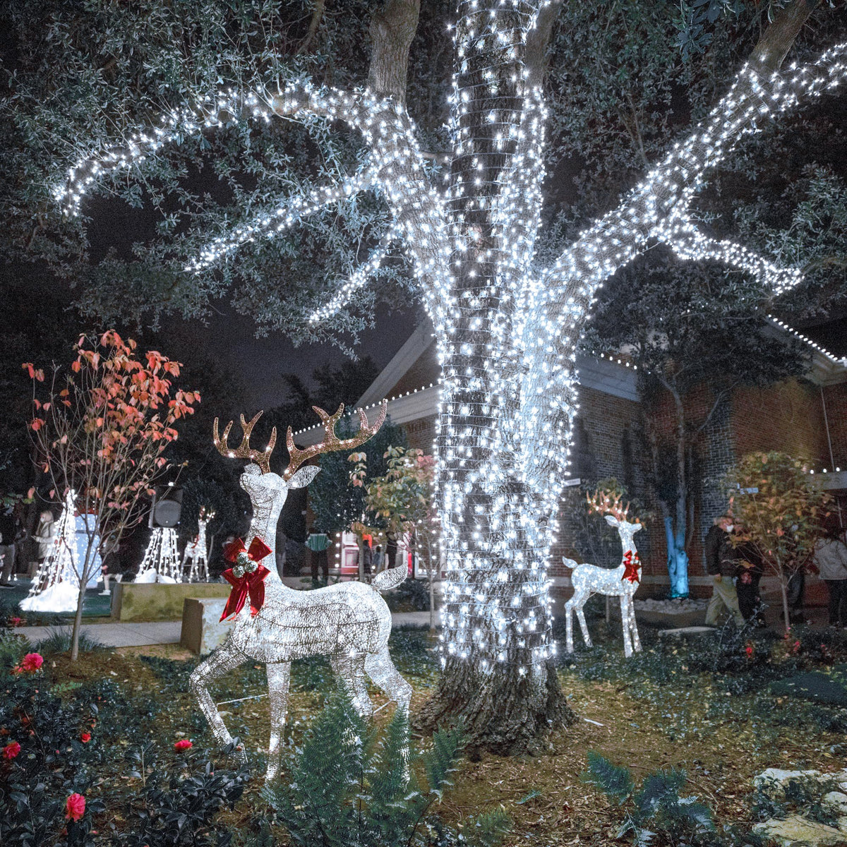 100FT 300 LED Outdoor String Lights, Plug in Connectable Christmas Lights Indoor Waterproof, 8 Modes Clear Wire String Lights for Outside Patio Garden Wedding Party Holiday Decorations, Cool White
