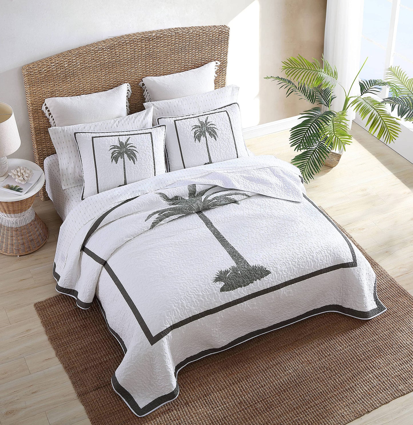 Tommy Bahama - King Quilt, Reversible Cotton Bedding, Breathable Bedding Set for All Seasons (Palm Island Green, King)