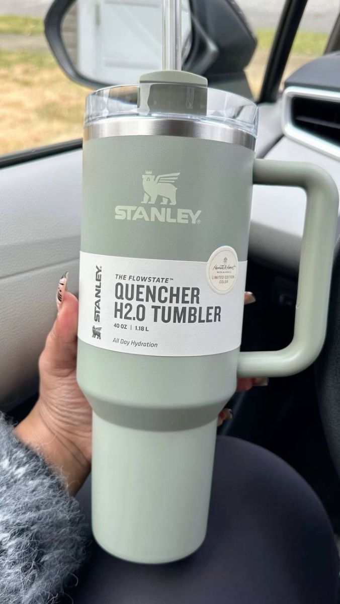 Stanley Quencher H2.0 40oz Tumbler – Restful Green